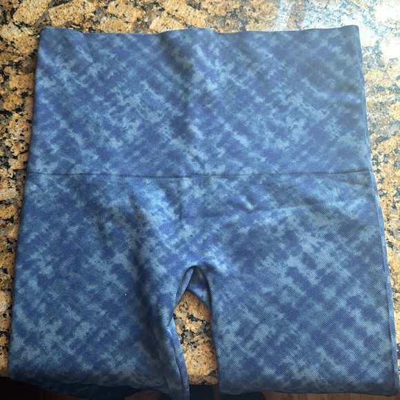 Spanx Look at Me Now Cropped Seamless Leggings - Picture 3 of 8